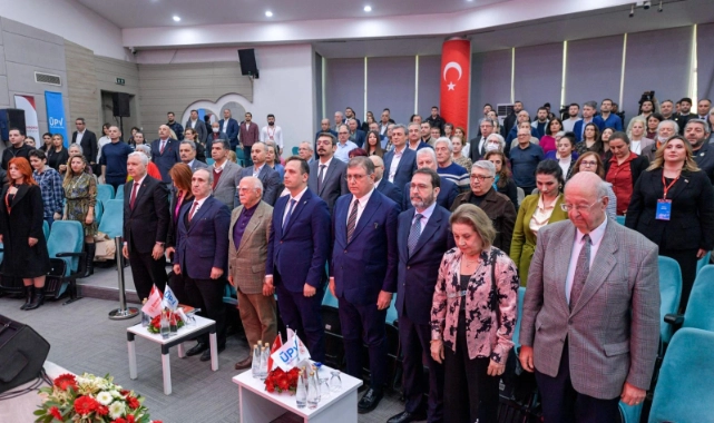 Başkan Tugay'dan demokrasi bunalımı vurgusu ve İmamoğlu'na tam destek
