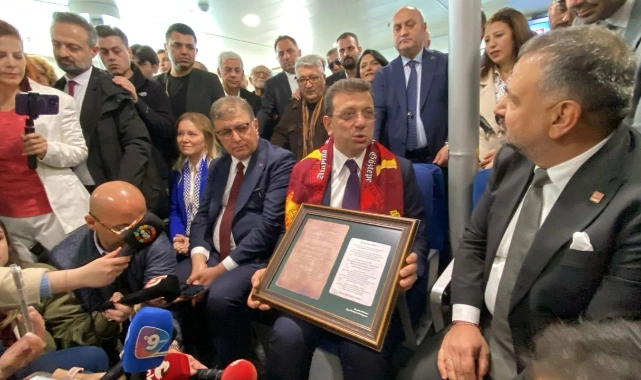 İmamoğlu'ndan İzmir'de ilk mesaj: Her eksik oy bizim için önem arz etmektedir