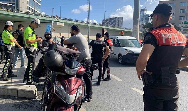 İzmir'de 758 kişiye işlem yapıldı: Uyuşturucu, silah ve çalıntı motor ele geçirildi!