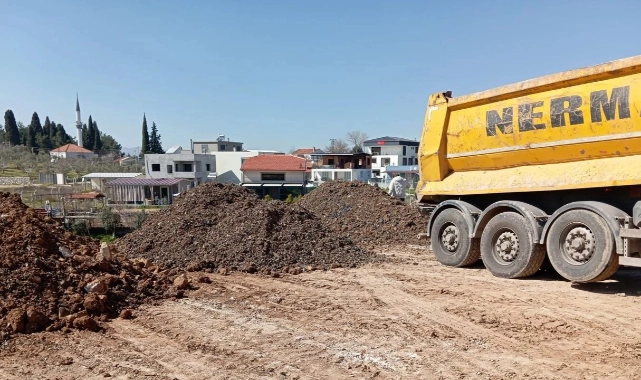 İzmir'de kaçak atık dökme skandalı: Gaziemir'den Torbalı'ya radyoaktif atık taşındı