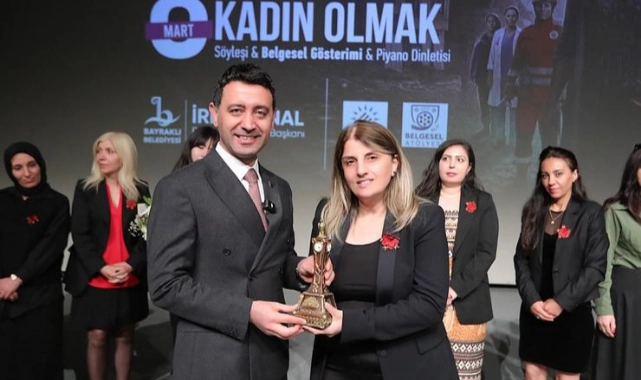 Bayraklı'da kadın dayanışmasıyla 'Deprem'de Kadın Olmak' temalı etkinlik düzenlendi