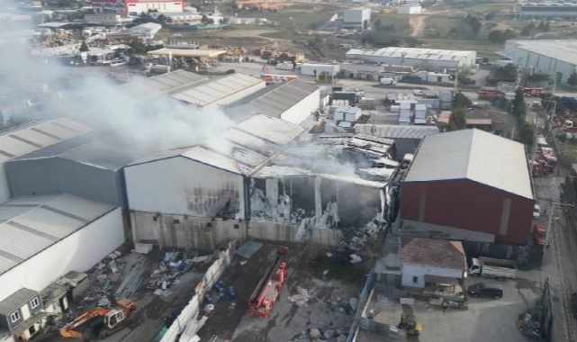 Kocaeli'de korkutan yangın: İmalathane kullanılamaz hale geldi!