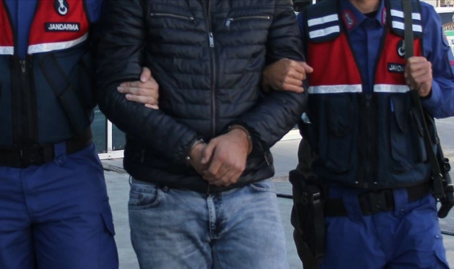 Mersin'de 'müstehcenlik' operasyonu: 19 hard disk ve 31 cd ele geçirildi!