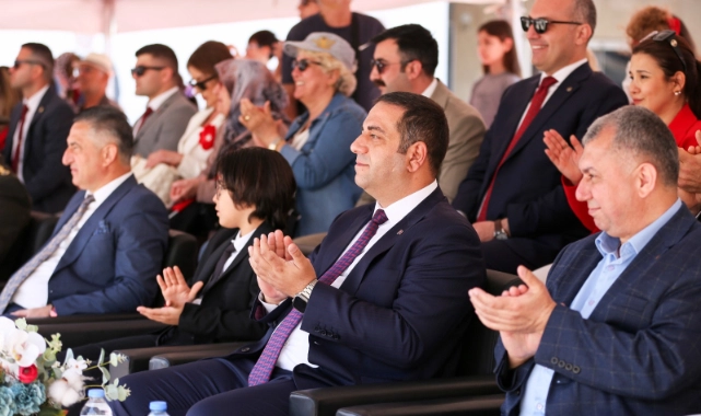 23 Nisan Coşkusu Narlıdere’yi Sardı
