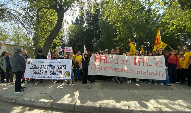 Bornova Anadolu Lisesi'nden atamalara tepki: 'Ülkenin geleceğini karatmayın!'