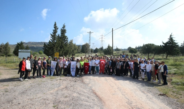 Çiğli'de doğaseverler trekking etkinliğinde bir araya geldi