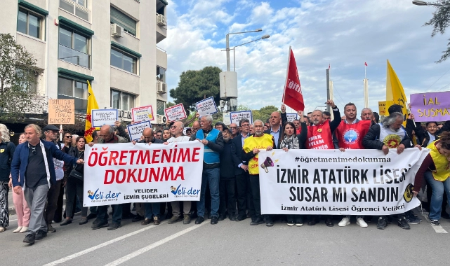 İzmir Atatürk Lisesi önünde hak arayışı: "Öğretmenime Dokunma" yürüyüşü