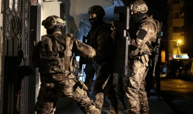 İzmir'de FETÖ üyelerine operasyon: 6 şüpheliye gözaltı!