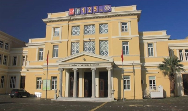 Atatürk Lisesi mezunları ve öğrencilerinden proje atamalarına tepki 