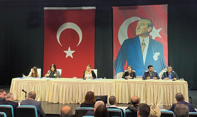 Konak Belediye Meclisi'nde Başkan Mutlu: 'Personel sayımız fazla'