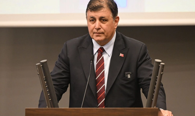 Başkan Tugay'dan grev açıklaması: "En düşük maaş 59 bin TL’nin üzerinde..."