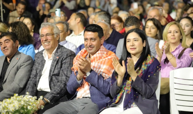 Bayraklı Hıdırellez Festivali'ne görkemli final