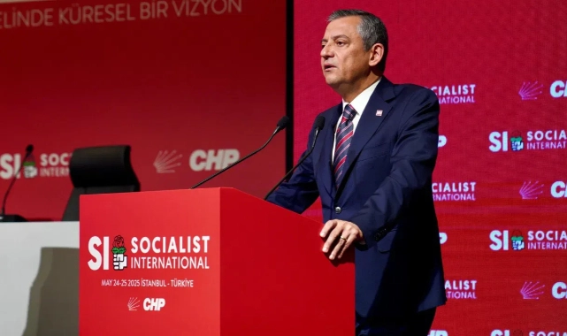 CHP Lideri Özel, Sosyalist Enternasyonal toplantısında konuştu: Muhalifleri içeri tıkarsın, ondan kurtulursun