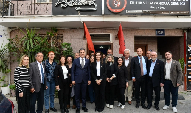 Deniz Yücel ve Başkan Eşki Bornova Arnavutları Derneği'nde hukuksuzluklara karşı dayanışma mesajı verdi