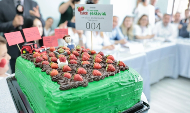 Emiralem Çilek Festivali'ne rekor ziyaretçi!