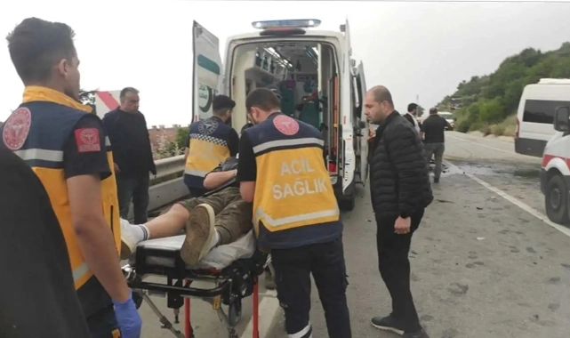 Gemlik'te işçi servisi ve otomobil çarpıştı: 12 kişi yaralandı!
