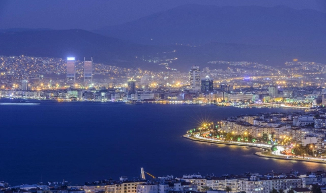 İzmir Büyükşehir Belediyesi'nden akıllı kent yolculuğunda yeni bir sayfa