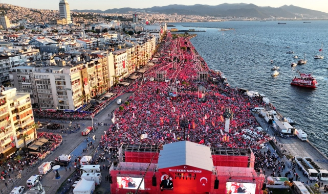 İzmir’de tarihi gün