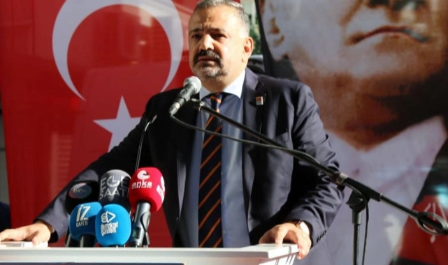 Aslanoğlu'ndan grevdeki işçilere çağrı: 'İzmirlinin sesine kulak verin'