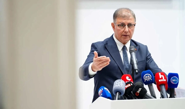 Başkan Tugay'dan işçi açıklaması: 'Başarılı insana dokunmuyoruz'