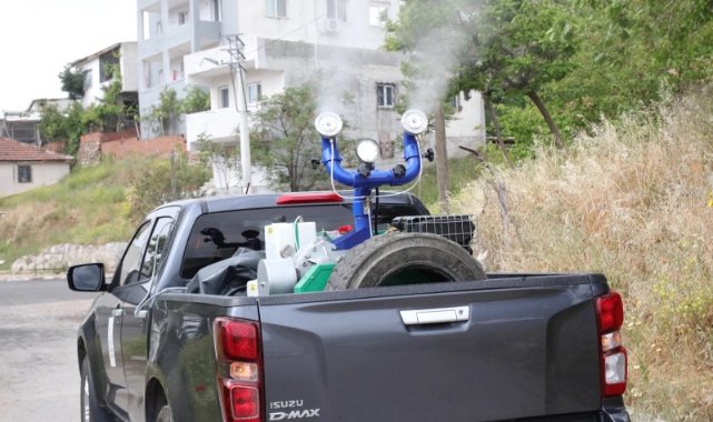 Bayraklı'da haşereyle mücadele sürüyor