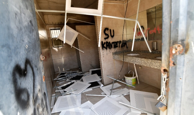 Bornova'da pazaryeri tahrip edildi: Başkan Eşki, duruma 'vandallık' dedi!