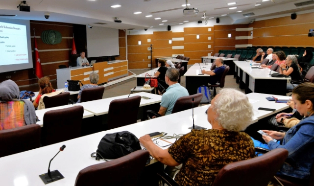 Bornova’da sebzeciliğin temelleri bilimsel yöntemlerle anlatıldı