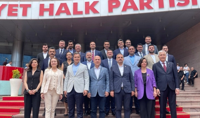 CHP İzmir'den dava sonrası birlik fotoğrafı