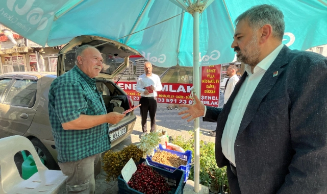 CHP İzmir Hemşehrileri ile Sokakta Bayramlaşıyor