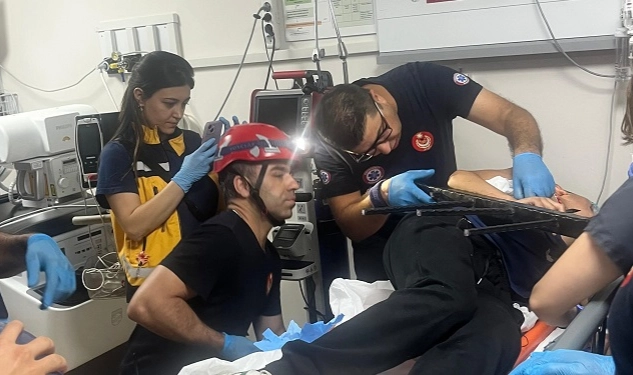 İzmir İtfaiyesi’nden hayat kurtaran operasyon