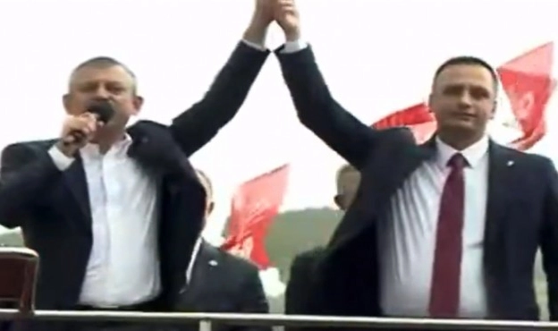 Ömer Eşki’ye Özgür Özel’den alkış: Bornovalıların Bornovayı emanet ettiği...