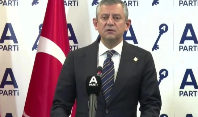 Özgür Özel'den İzmir'deki Grev İçin Kritik Mesaj: 'Kimse Greve Çıkmış İşçiye Laf Söylememizi Beklemesin'