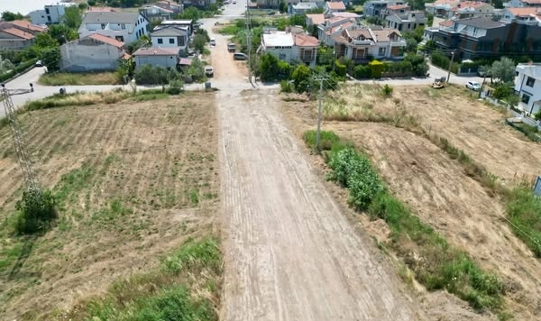 Urla’da 40 yıllık sorun çözüldü, sokaklar yenilendi