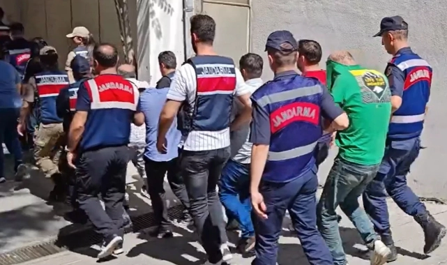 Aralarında İzmir de var: 28 ilde DEAŞ'a darbe