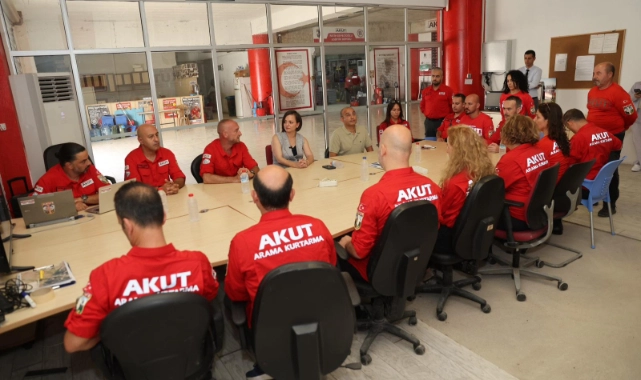 Başkan Helil Kınay’dan AKUT İzmir Ekibine taziye ziyareti