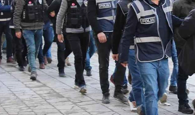 İzmir'de dev operasyon: 190 polis, 95 adres!