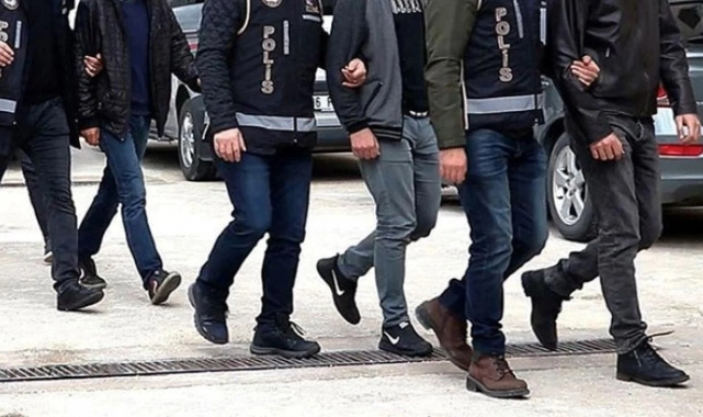 İzmir'de yasadışı silah ticareti operasyonu: 9 kişi tutuklandı!