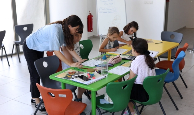 Karabağlar’da yaz tatili, bilim, sanat ve eğlenceyle dolu dolu geçiyor