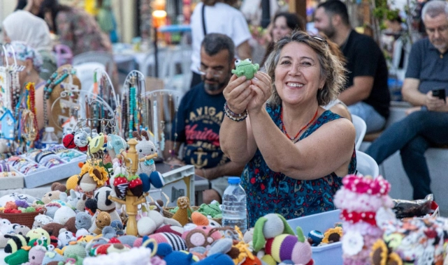 Karşıyaka Çarşısı kadın emeğiyle renkleniyor