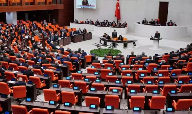TİP ve EMEP oylamaya katılmadı, HKP 'sahte solculukla' suçladı!