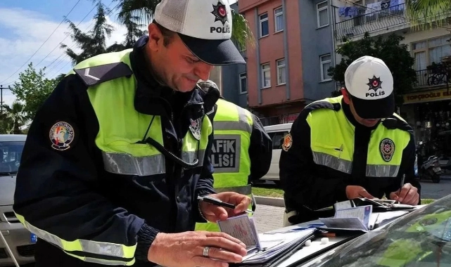 Çiğli sokaklarında kovalamaca: Genç sürücüye 69 bin TL para cezası kesildi!