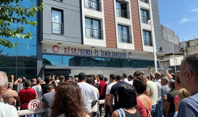 İşçiler, sendika yönetimine tepki için bir araya geldi!