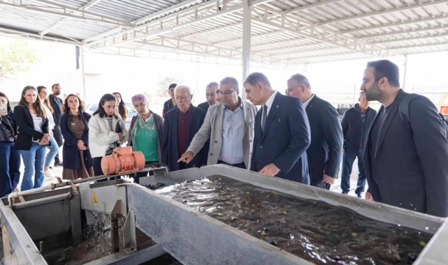 Başkan Tugay Bademler Kooperatifi’ni ziyaret etti 
