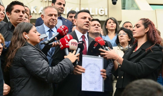 Dava ertelendi: Kayyum Tekin göreve devam edecek!