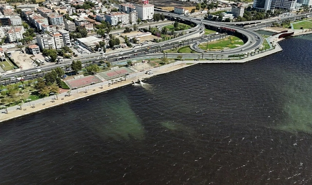 İzmir'de  sağanak sonrası kötü koku şehre yayıldı!