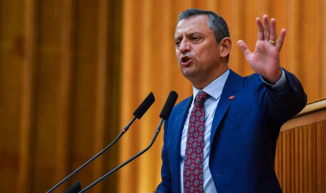 Özel'den 'Erdoğan' protestosu sonrası açıklama: CHP, Erdoğan'a makamından dolayı saygı mı göstersin?