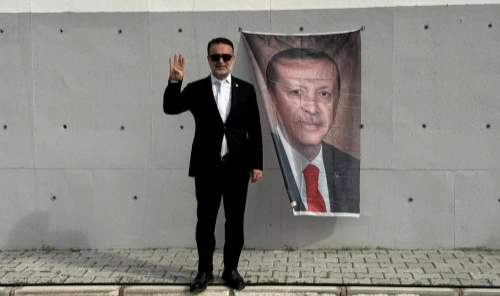 Cumhurbaşkanı sevdalısı ilçe başkanı 