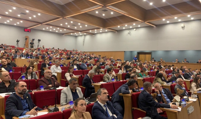 İZBAN tarifesinde kelime tartışması: AK Parti'den 'nezaketsizlik' çıkışı!
