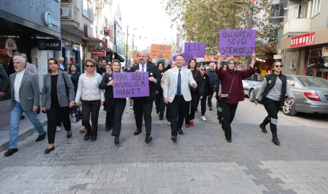 Menemen, kadına şiddete karşı tek ses oldu!