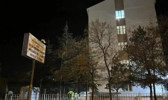 Öğrenci yurdunda pasta krizi: 6 öğrenci hastanelik oldu!